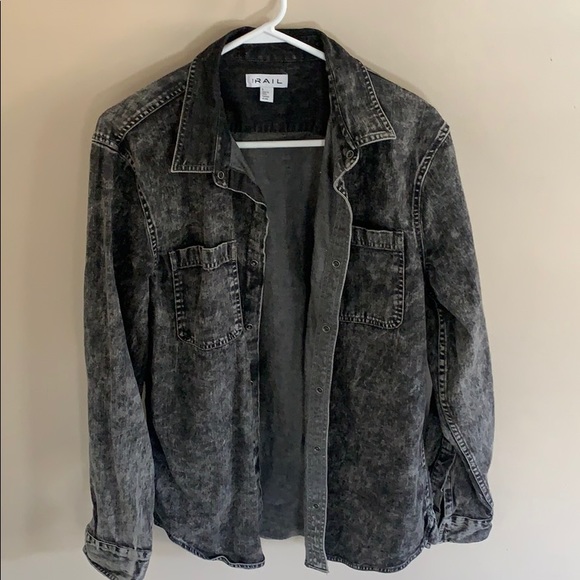 Button down shirt - Picture 1 of 4